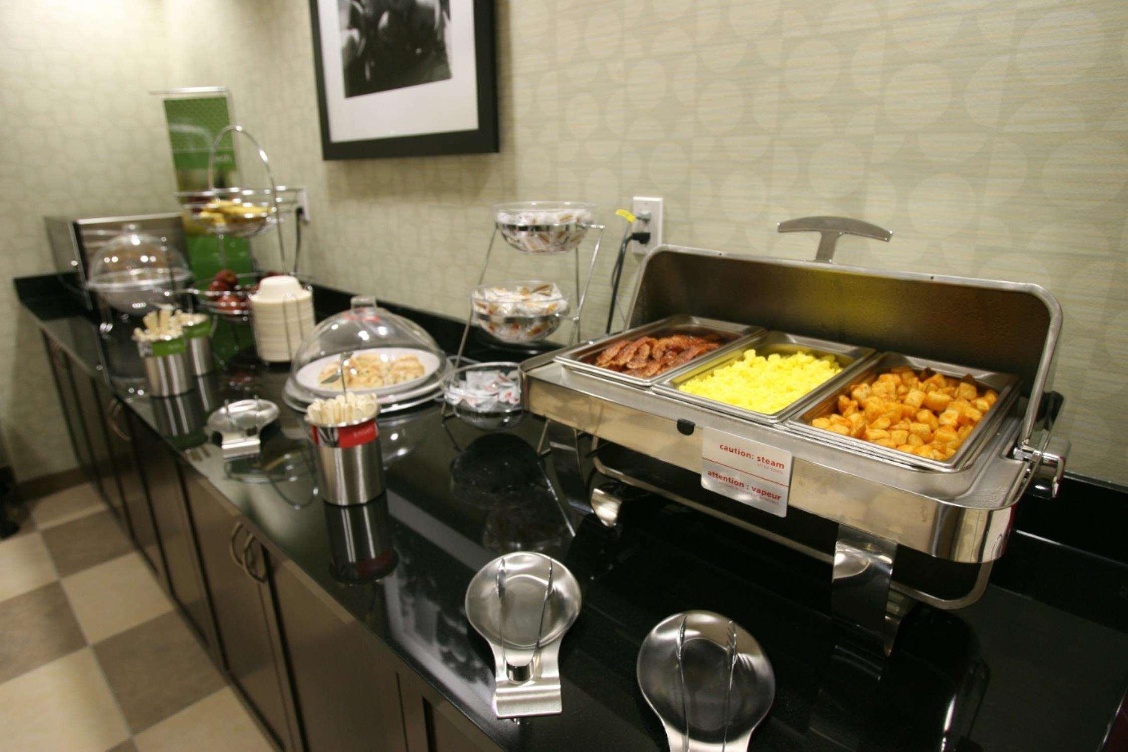 Hampton Inn By Hilton Fort Saskatchewan Restaurant photo