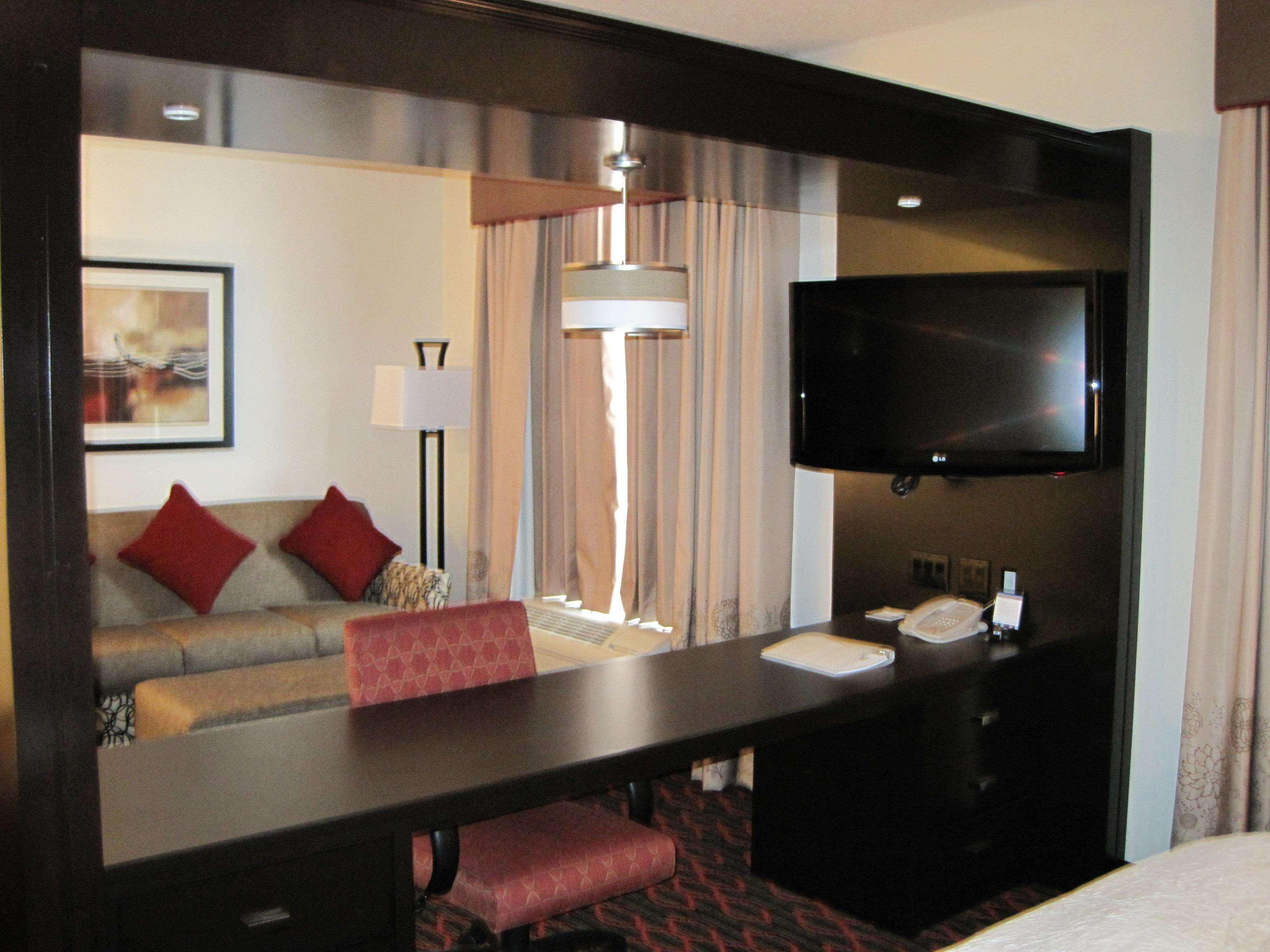 Hampton Inn By Hilton Fort Saskatchewan Room photo