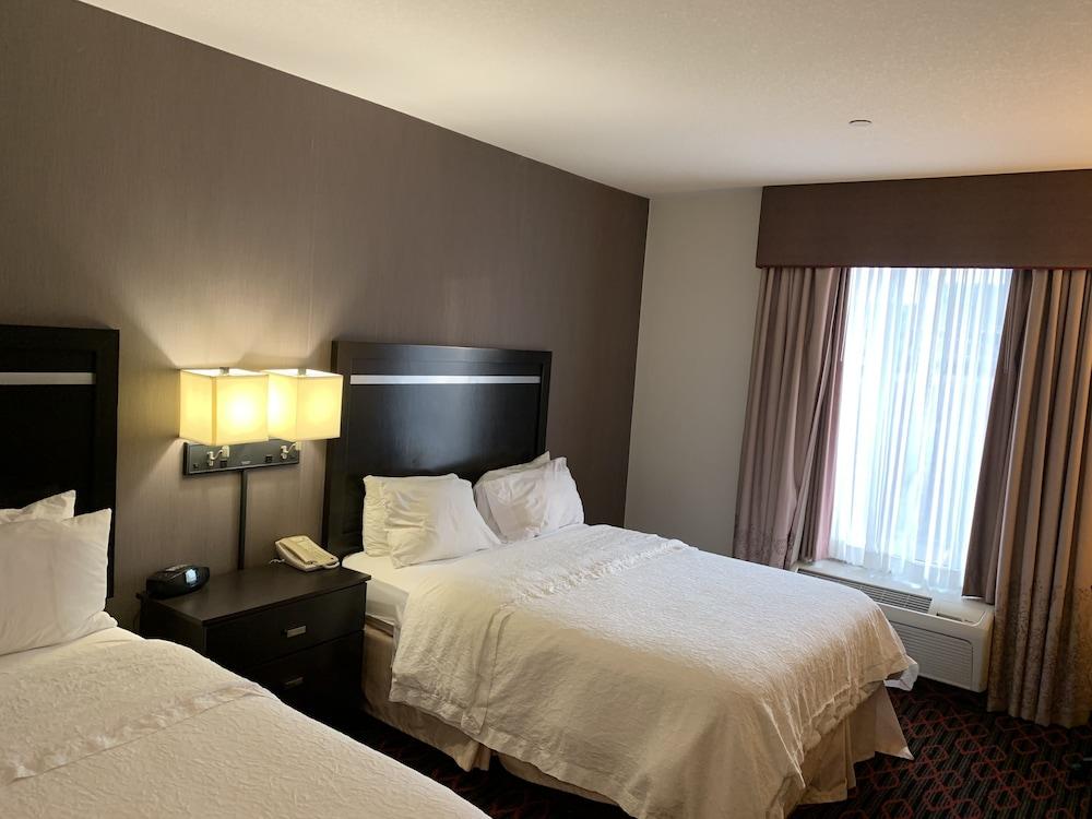 Hampton Inn By Hilton Fort Saskatchewan Exterior photo